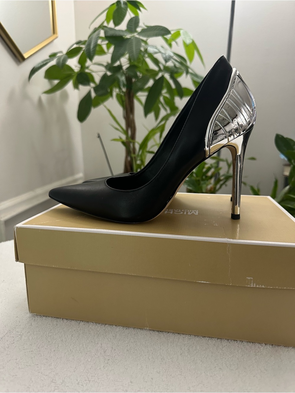 Michael Kors Khloe Black Leather Stiletto Pumps – Size 8